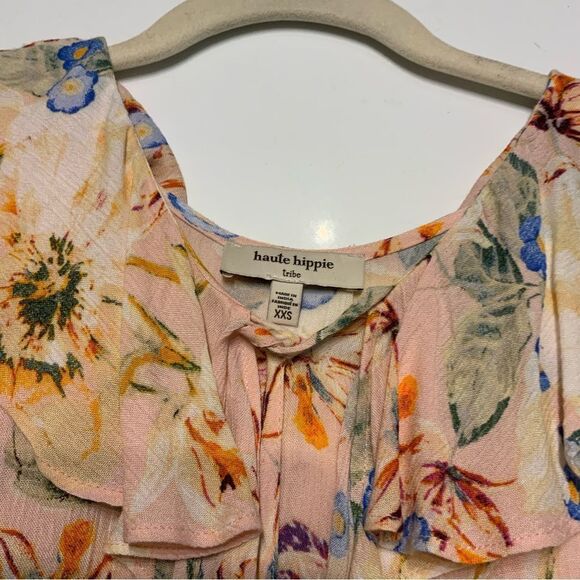 Haute Hippie Sz XXS Feminine flowy blouse. Ruffles front and back 100% viscoses. - Picture 2 of 6